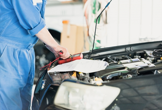 オイル交換・タイヤ交換・バッテリー・ワイパー交換などの各種整備もまとめてご相談可能です。